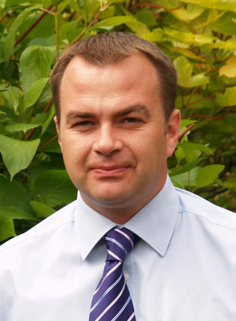 Simon McMunn