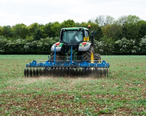 Mechanical weeding. image credit: Innovative Farmers / Royal Agricultural University
